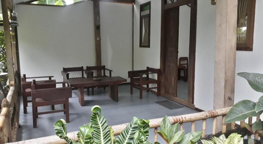 Image of Bungalow with Garden View 2