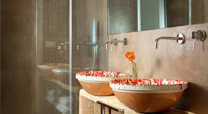 Image of Deluxe Double or Twin Room 2