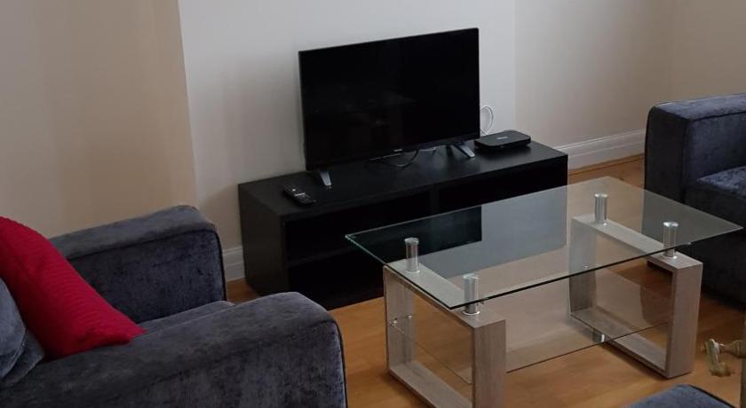 Elegant and spacious 2 bedroom photo