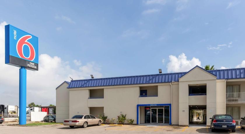 Motel 6-Houston, TX - East