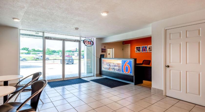 Motel 6-Houston, TX - East