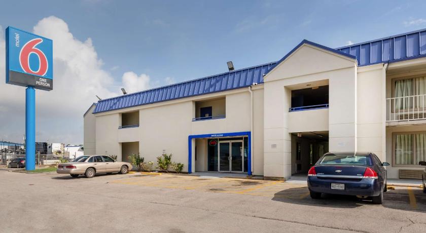 Motel 6-Houston, TX - East