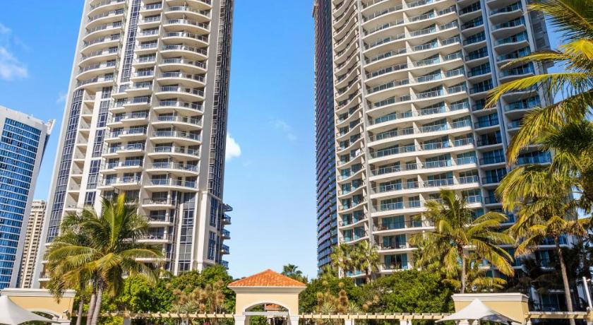 Holiday Holiday Chevron Renaissance Apartments — Hotel in Gold Coast