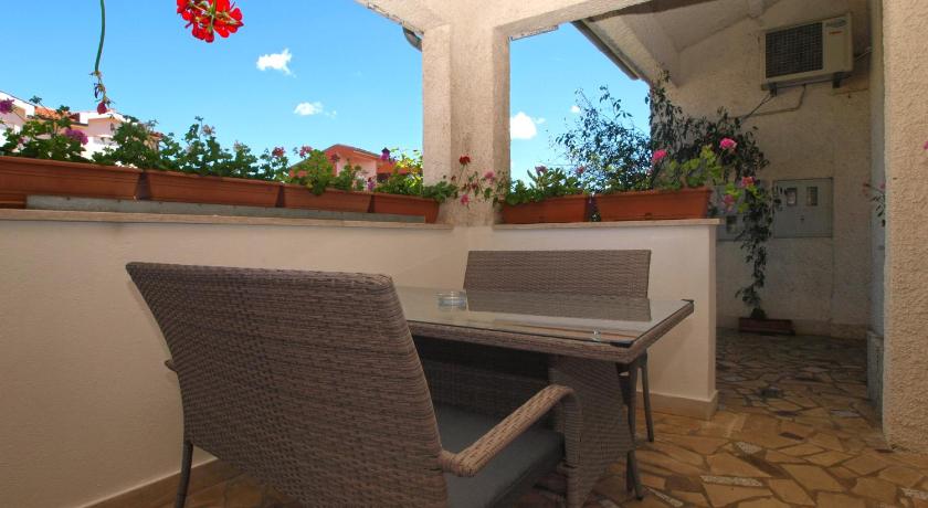 Apartment 1588 - image 4