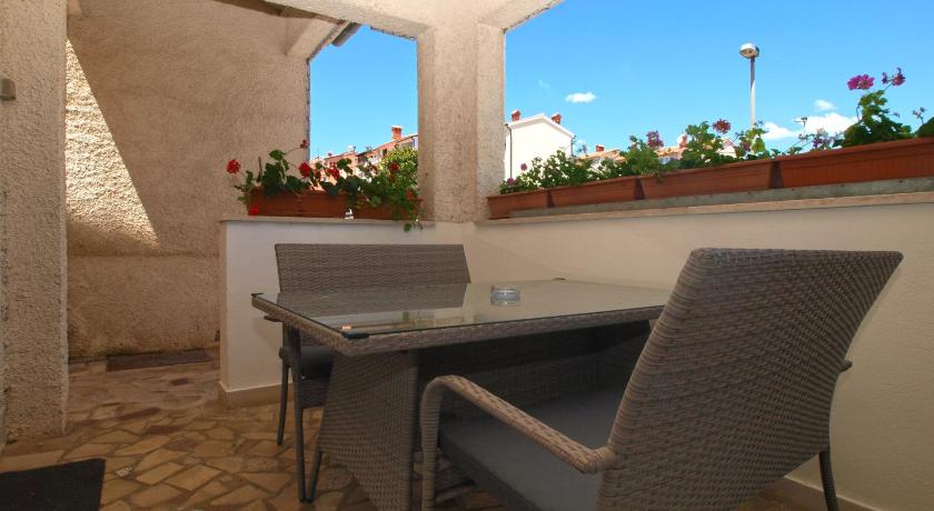 Apartment 1588 - image 9