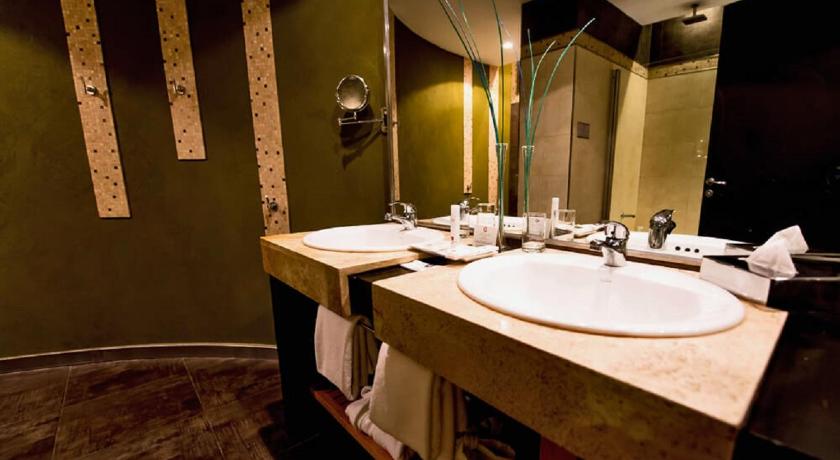 Image of Suite with  View 9