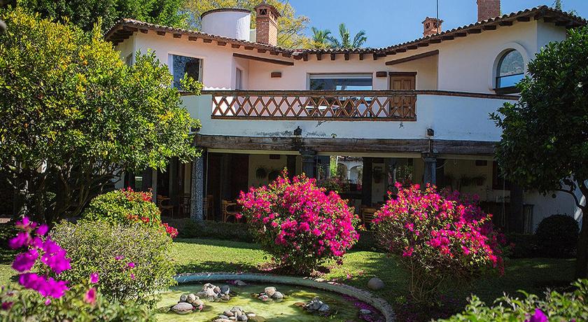 Casa Bugambilia, Un Pequeno Hotel en Tepoztlan — Hotel in Tepoztlan