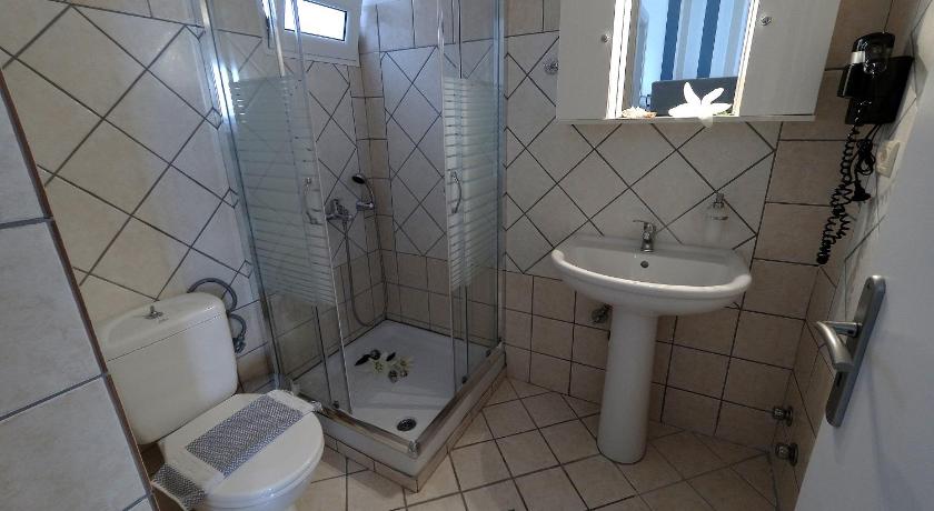 Image of Studio Apartment with Sea View 2
