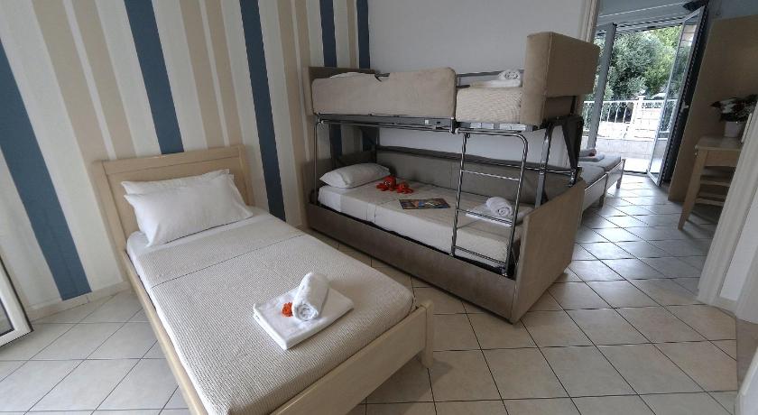Image of Apartment with Sea View 11