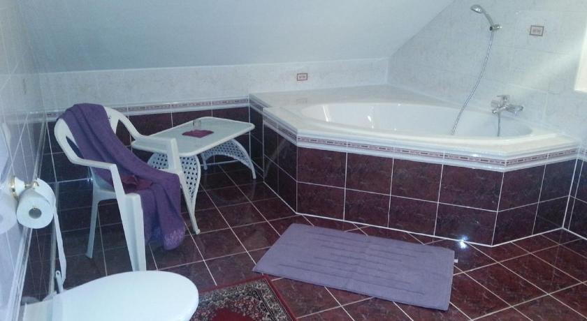 Bild av Dubbelrum Large med balkong (Large Double Room with Balcony) 8