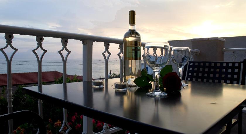 Image of Studio Apartment with Sea View 1