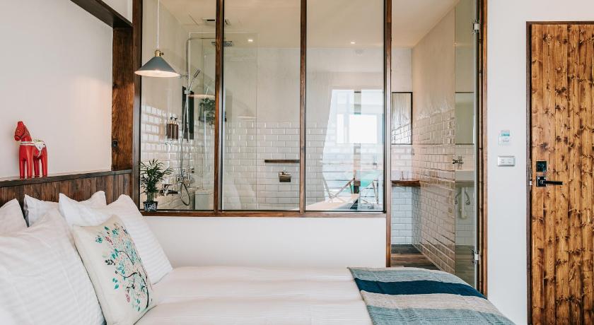 Image of Premier Seaview 8