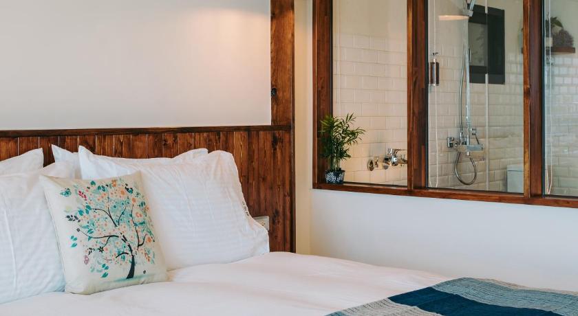 Image of Premier Seaview 11
