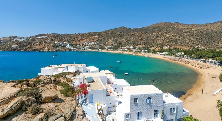 Gorgona — Hotel in Mylopotas