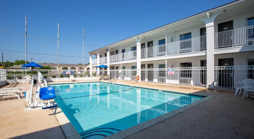 Motel 6-Bryan, TX - University Area