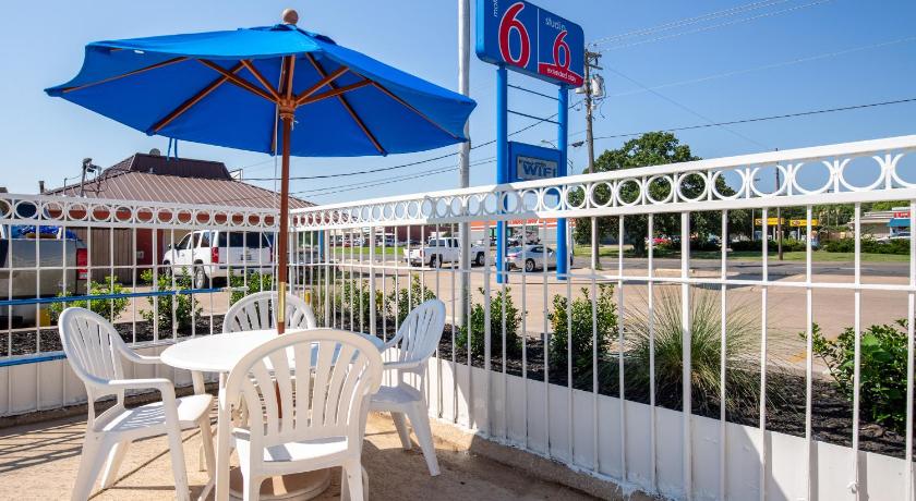 Motel 6-Bryan, TX - University Area