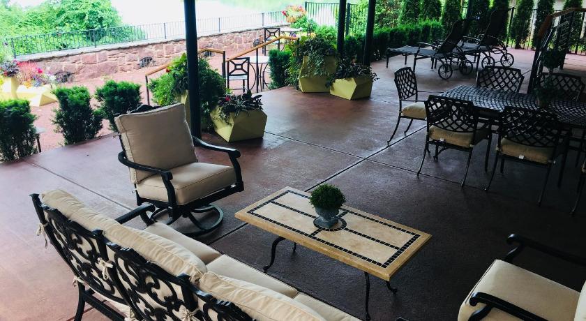 New Hope Carriage House New Hope 5-Star Accommodation restaurant