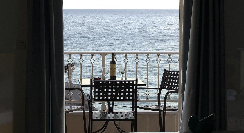 Image of Studio Apartment with Sea View 4
