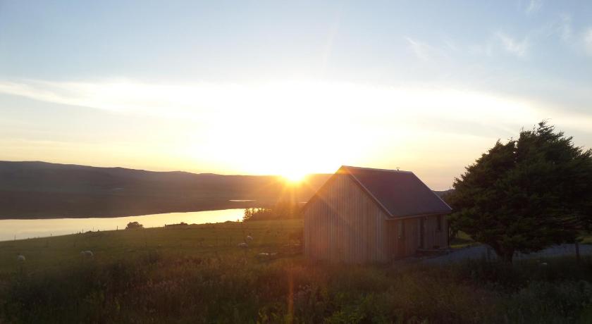 Curlew Cottage photo