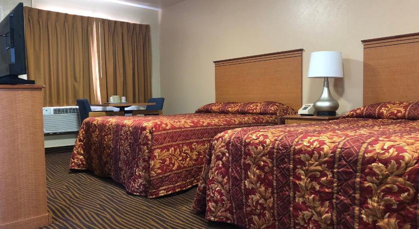 Evergreen Lodge photo