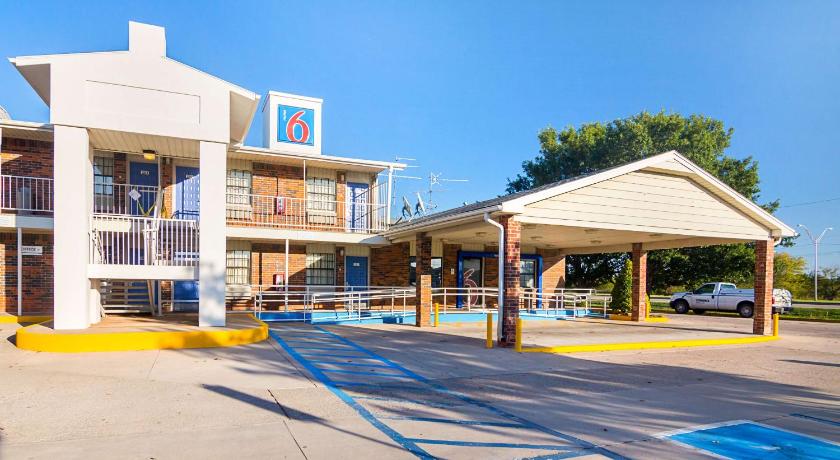 Motel 6-Lawton, OK