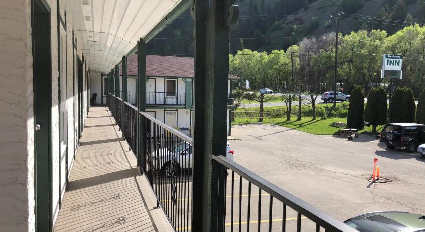 Chase Country Inn photo