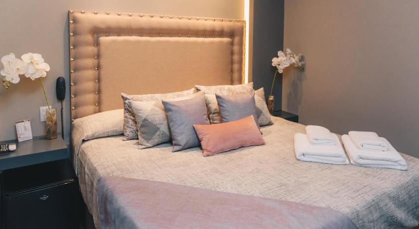 Image of Double Room with Balcony 1