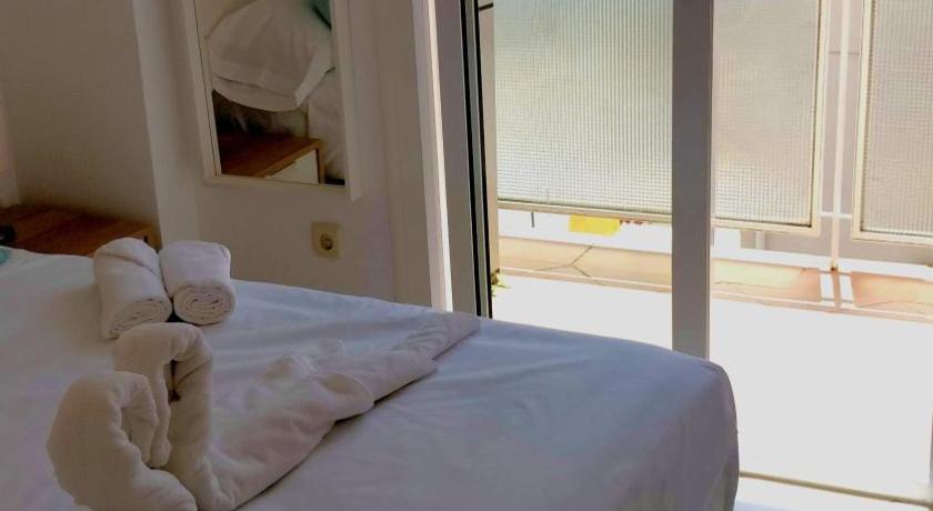 Seaview Fuengirola Apartment by JITKey photo