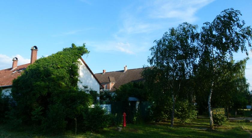 Hajdu Lovasudvar Hortobagy — Hotel in Hortobagy