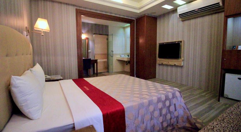 Image of Delicate Room 5