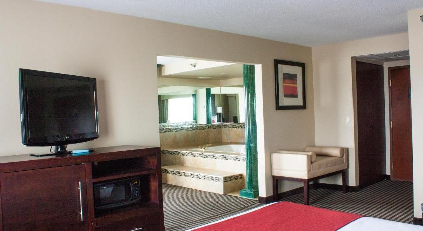 Best Western Plus West Akron Inn and Suites