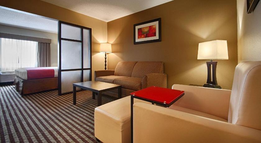 Best Western Plus West Akron Inn and Suites