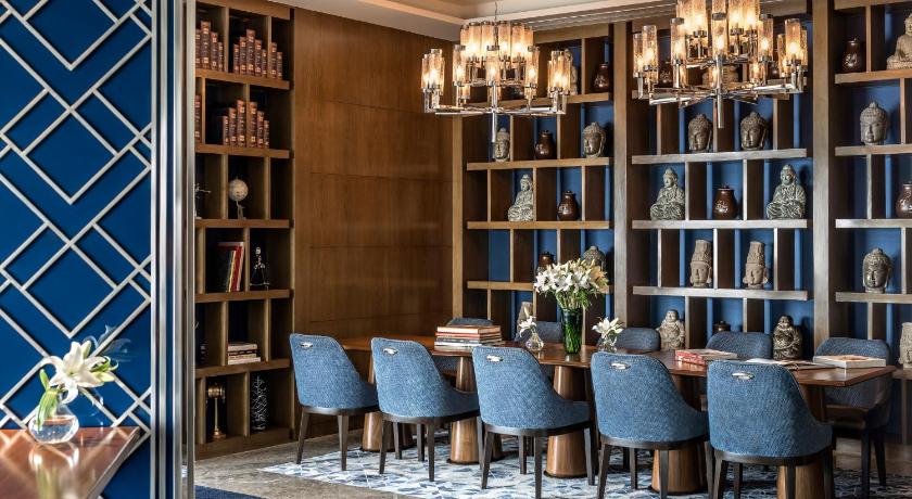 Image of Horizon Deluxe (Club Twin) - 10% discount on Food & Soft Beverages, Laundry - Evening cocktails and canapés at the Horizon Club Lounge from 6pm – 8pm 4