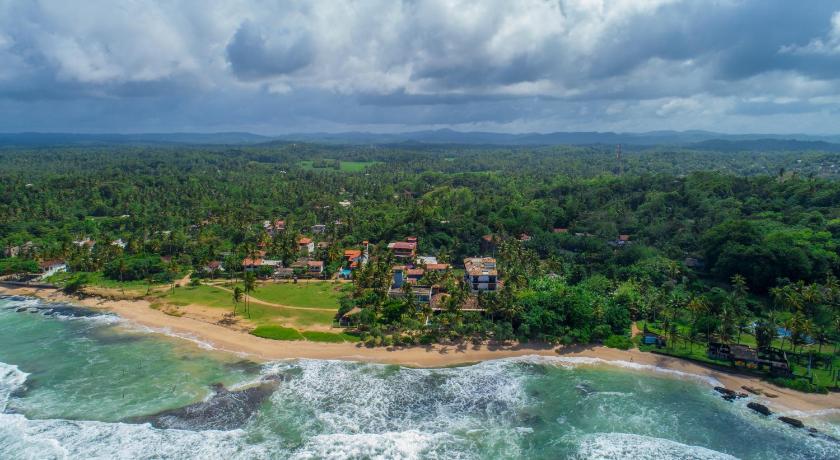 Villa Tissa Beach Resort — Hotel in Mirissa
