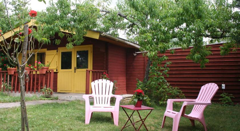 Chalet aux pied des vignes photo