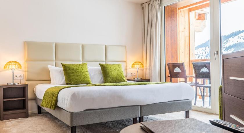 Image of Prestige Family Room 1