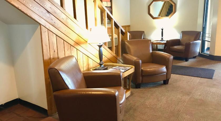 Superior Inn photo