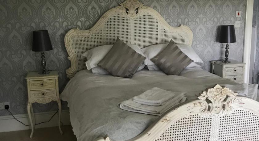 Fox House photo