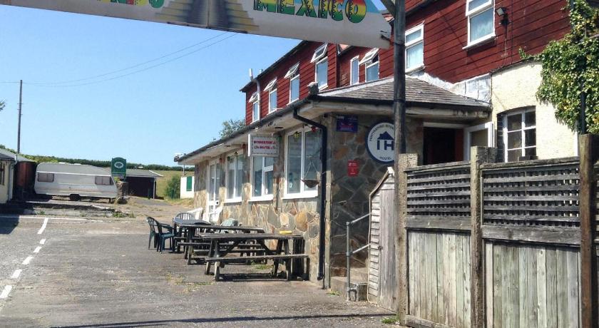 Pantyrathro International Hostel — Hotel in Llanstephan