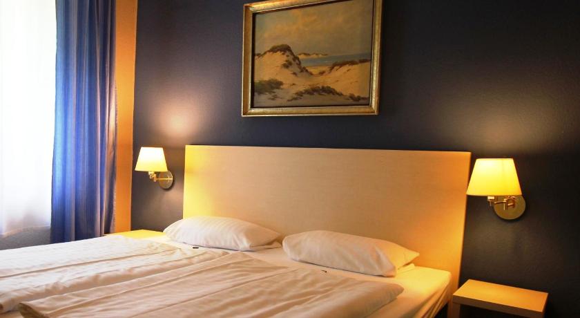 Hotel Pelikan photo