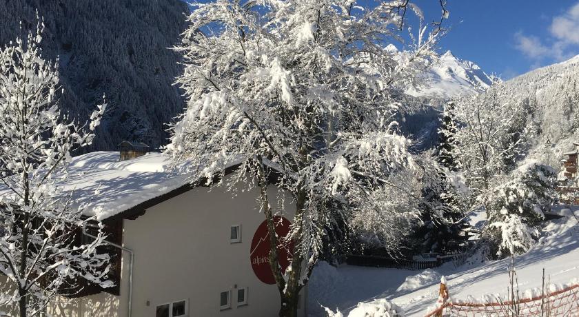 Alpinside Appartements — Hotel in Heiligenblut