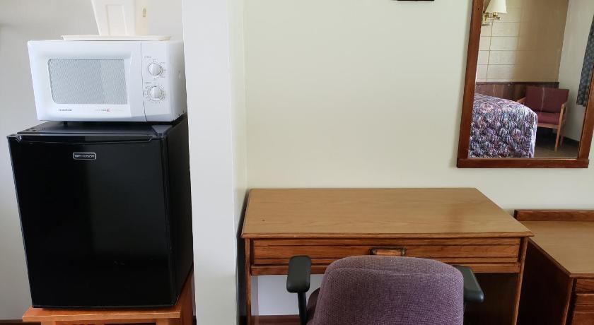 Spinning Wheel Motel photo