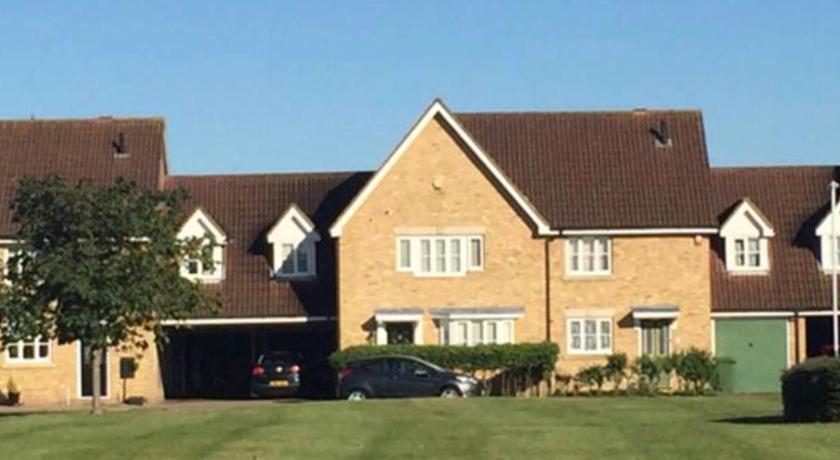 Stay 69G - Hush View House, Romford, London Havering