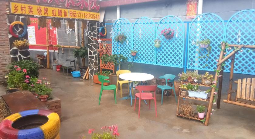 Yanlaixing Guesthouse photo
