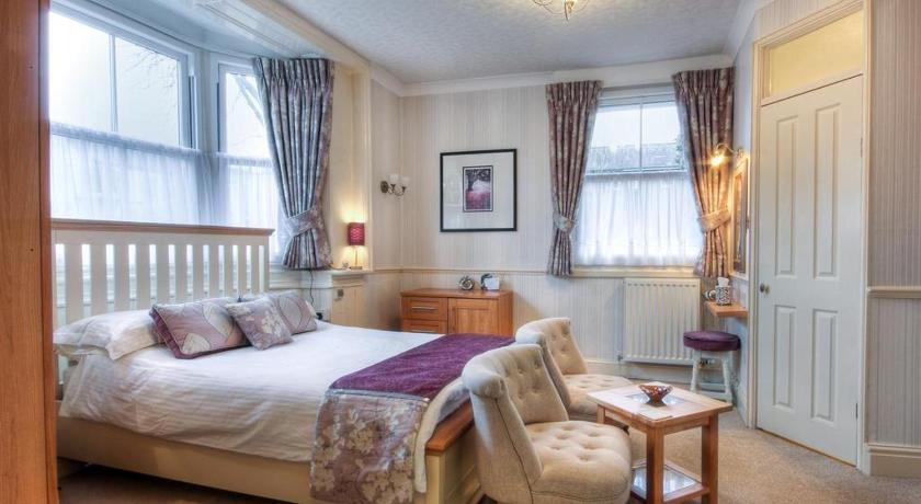 Brooklands Lodge - Bed & Breakfast