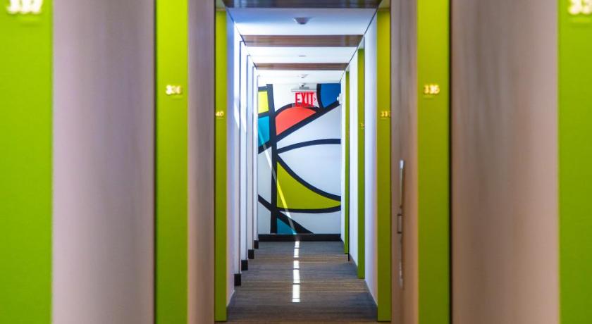 Image of Queen Pod 11