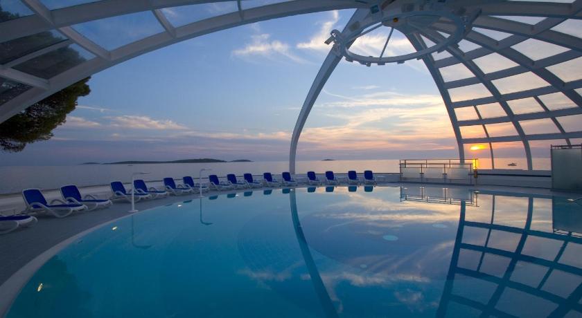 Hotel Zora Pavilions - main image