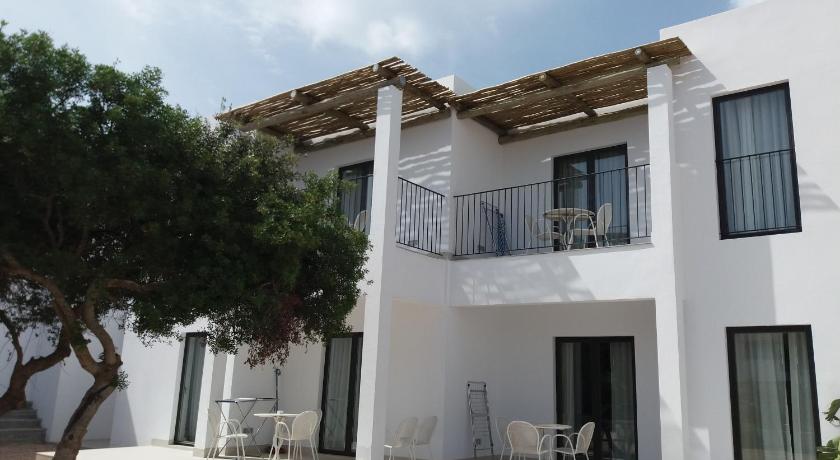 Sa Cala Suites photo