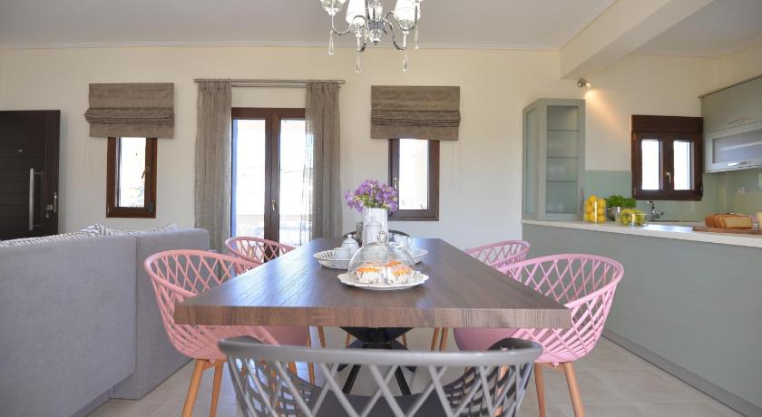 Lidromi Home (Blue) — Hotel in Patitirion