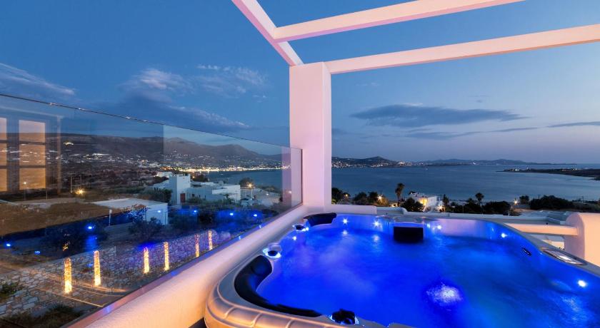 รูปของExecutive Suite with Outdoor Hot Tub Sea View 3